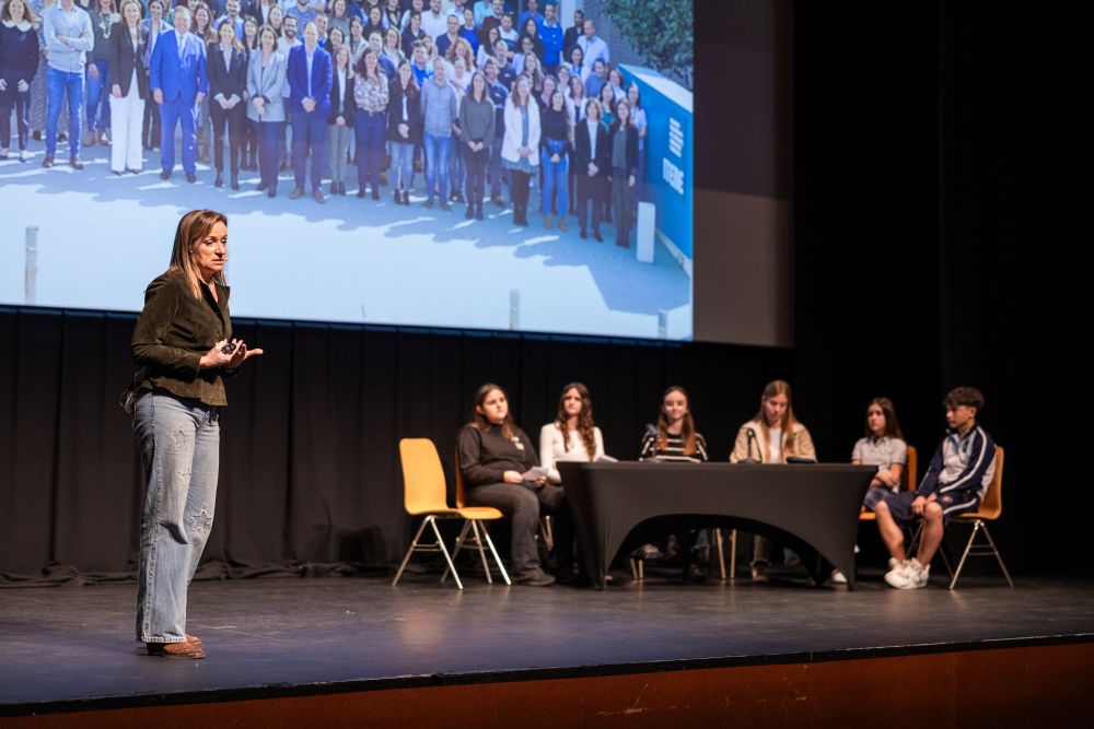 Buscamos profesionales científicas y tecnólogas para participar en 'Ciencia y Tecnología en femenino'